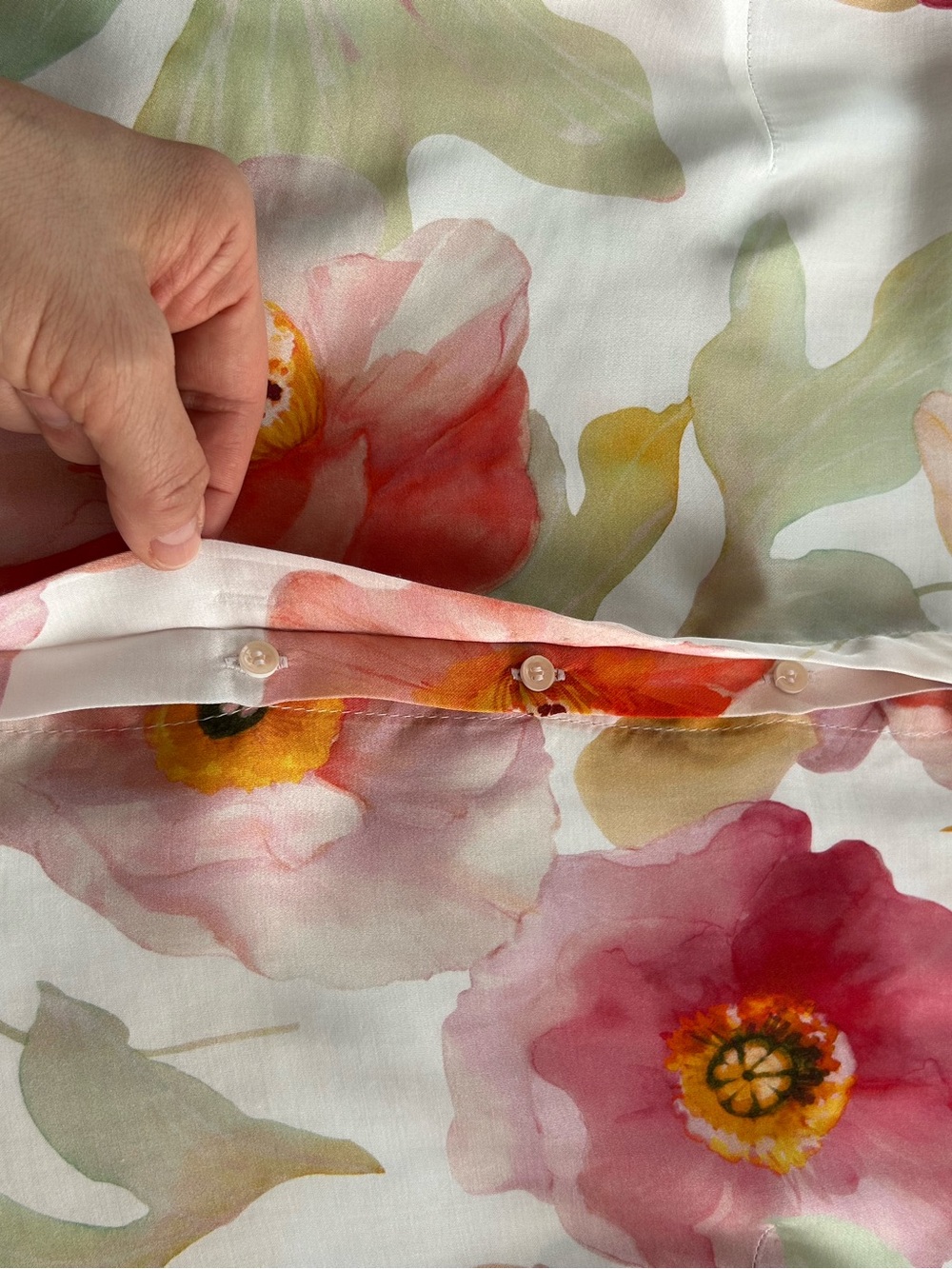 🌸💕Button-Front Floral Blouse in White with Pink & Yellow Blooms💕🌸 - Picture 7 of 8